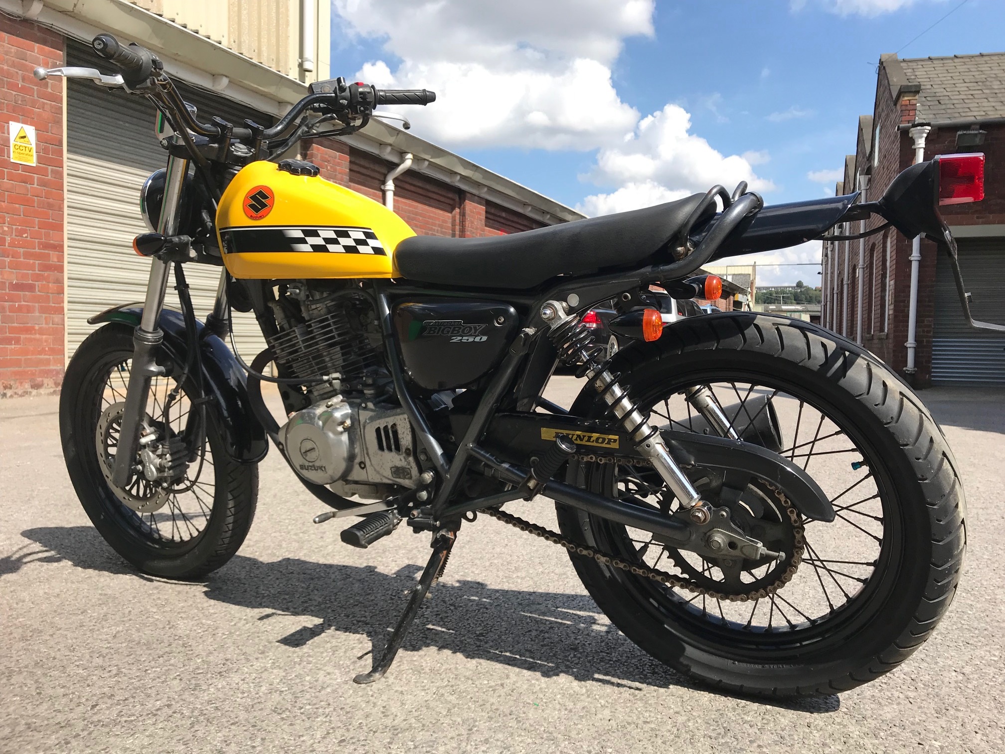 Suzuki grass tracker 250