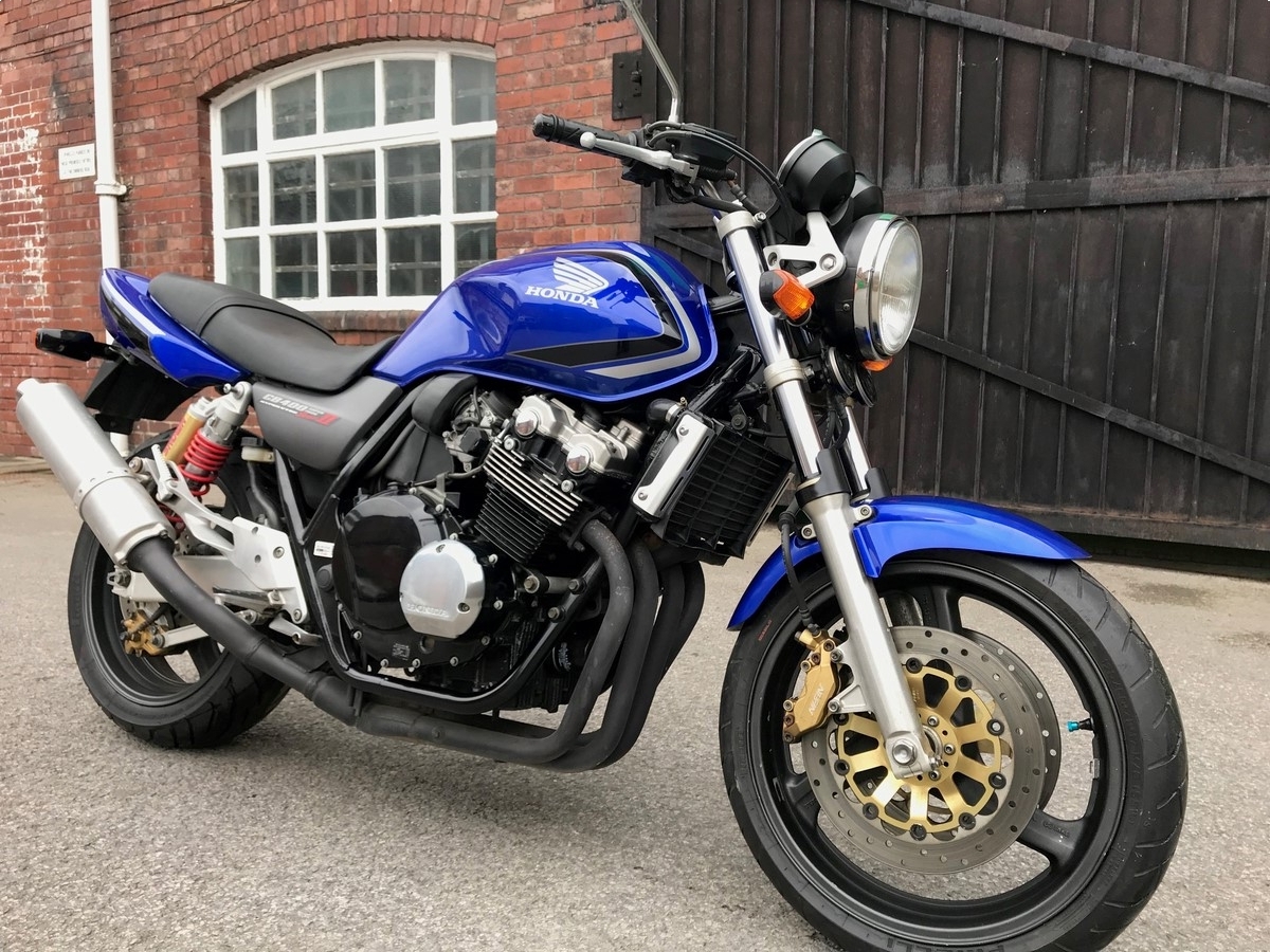 Honda cb400sf 2